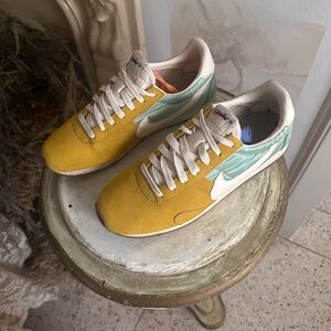 Nike Pre Montreal Racer Sneakers